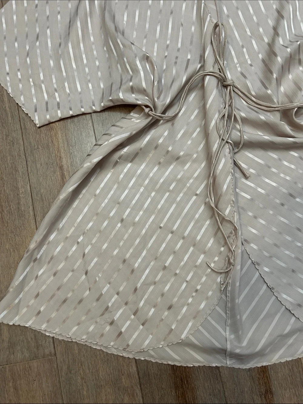 VTG Ralph Montenero Nylon Stripe Kimono Robe in Light Taupe with Tie Belt sz S